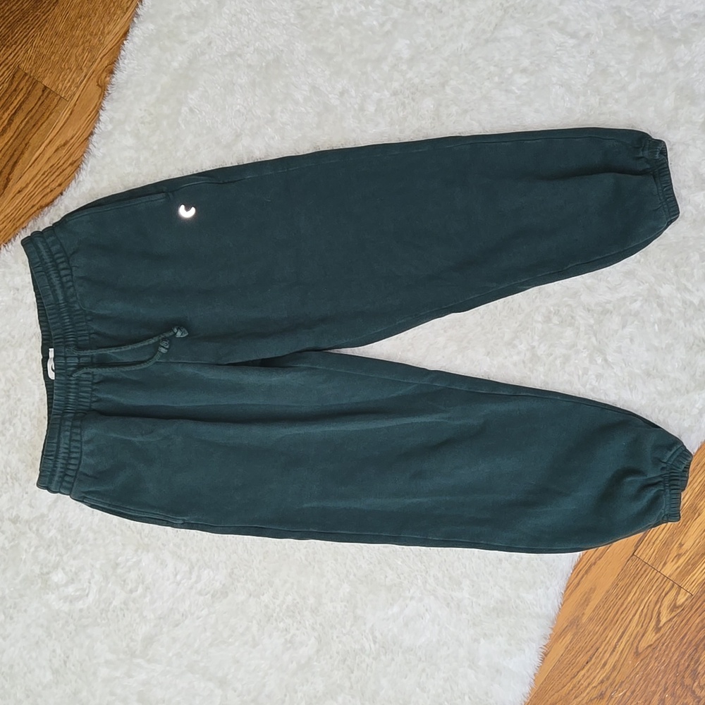ZYIA Active Green Cropped Joggers, Womens Medium, Great Condition